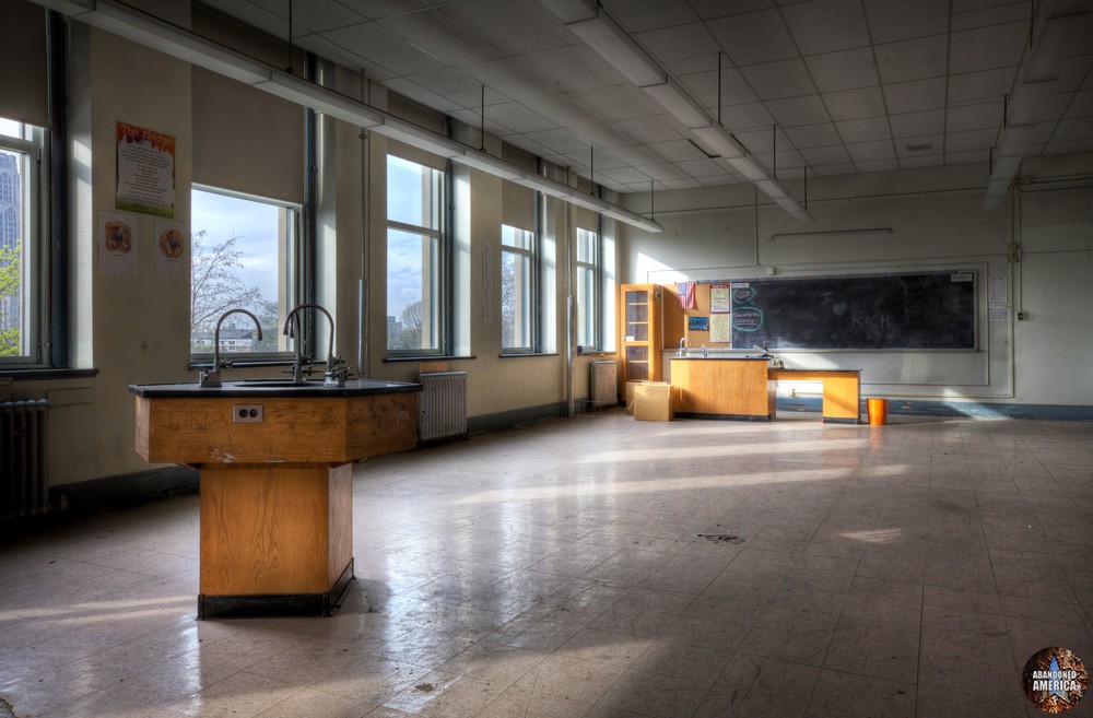 Schenley High School (Pittsburgh, PA) | Lone Desk - Schenley High School