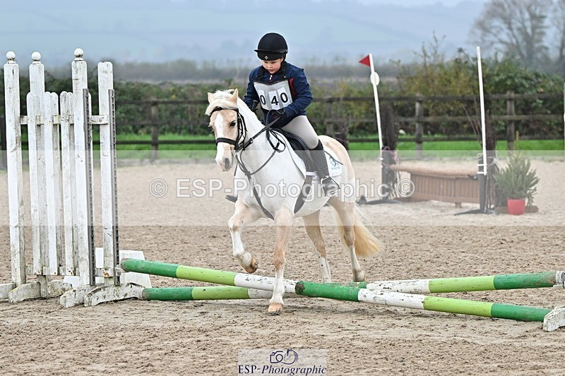 241110-101247-00215 - 40cm Showjumping