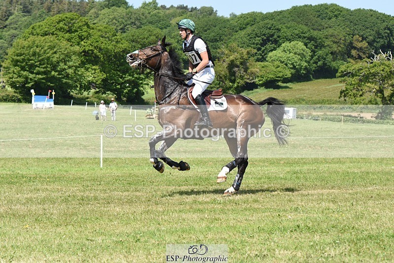 230527-112440-08844 - 307-PENHILLS_CANDY_MAN-Max_Warburton-XC