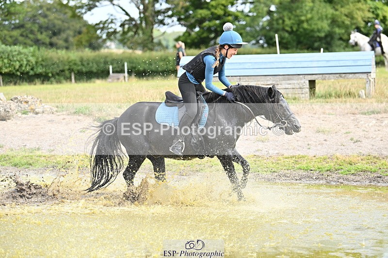 250821B-111547-00237 - Group B - Danielle