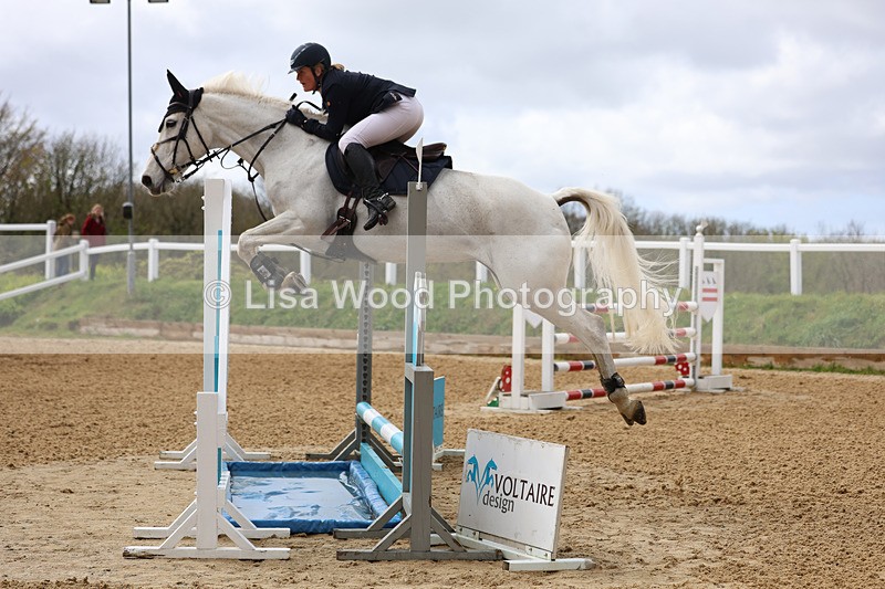 3E7A1717 - Class 7: Senior Newcomers/1.10m open