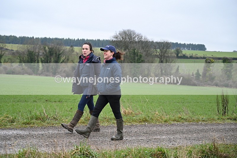 WJ7_9686 - Walk out..