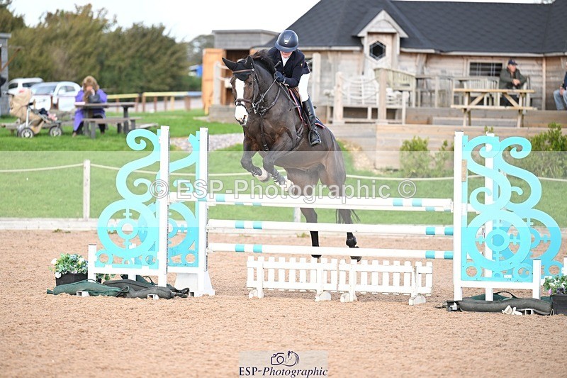 251005-150953-04051 - Cls 21 Newcomers and 1.10m