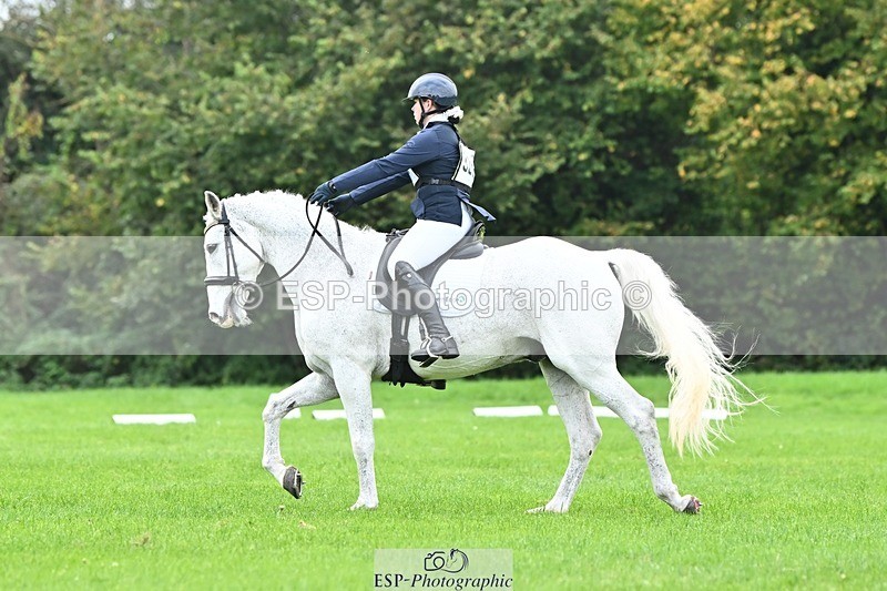 241024-120039-02588 - 321-Hannah.Underhill-DONBEG.GREY