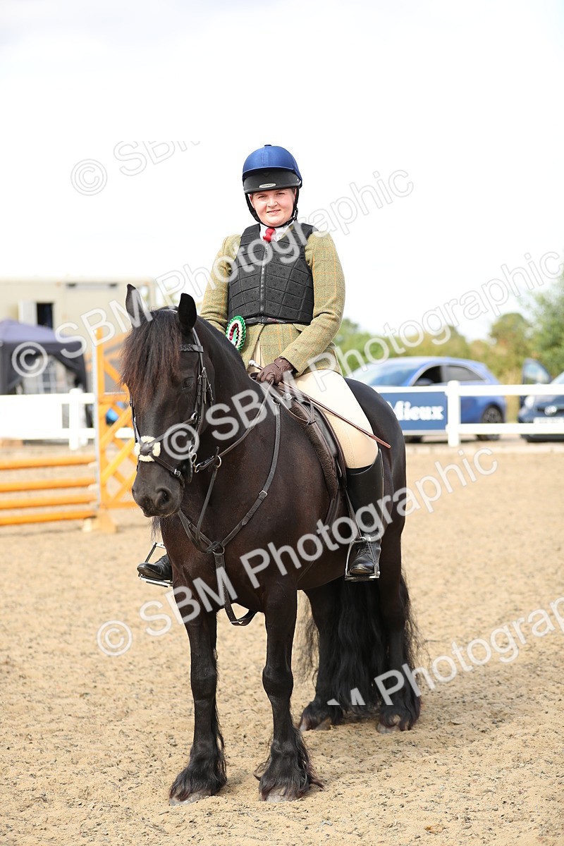 SBM_05680 - Class 48a Style & Performance 70cm (15-19)