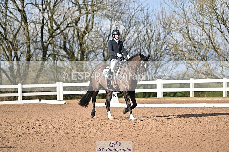 241214-111313-01329 - 144-Natasha.Rumble-Week.Orchard.Leo