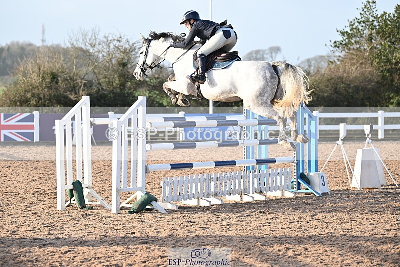 231209A-135320-01966 - Cls 15 National 1.30m & 1.40m