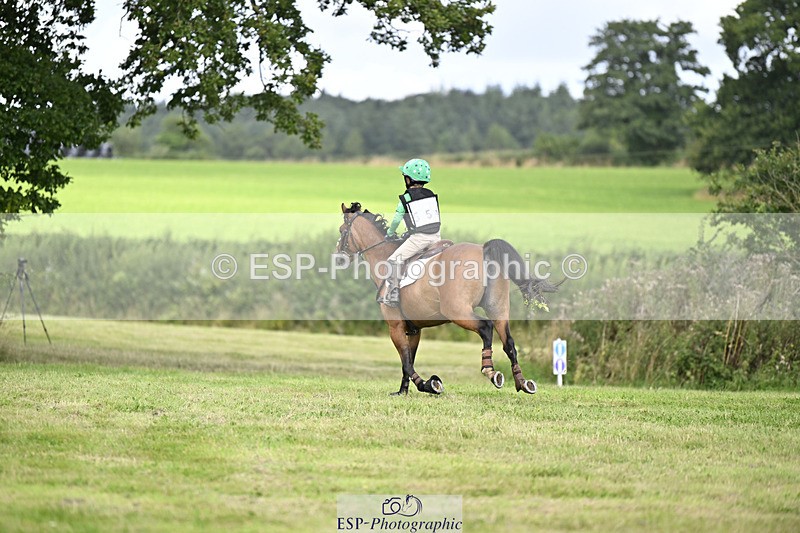 240825X-102726-31351 - 70cm XC 10.00 to 11.00