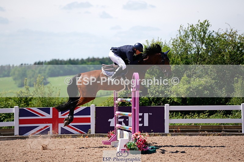 240525A-130754-06121 - Cls 17 National 1.30m