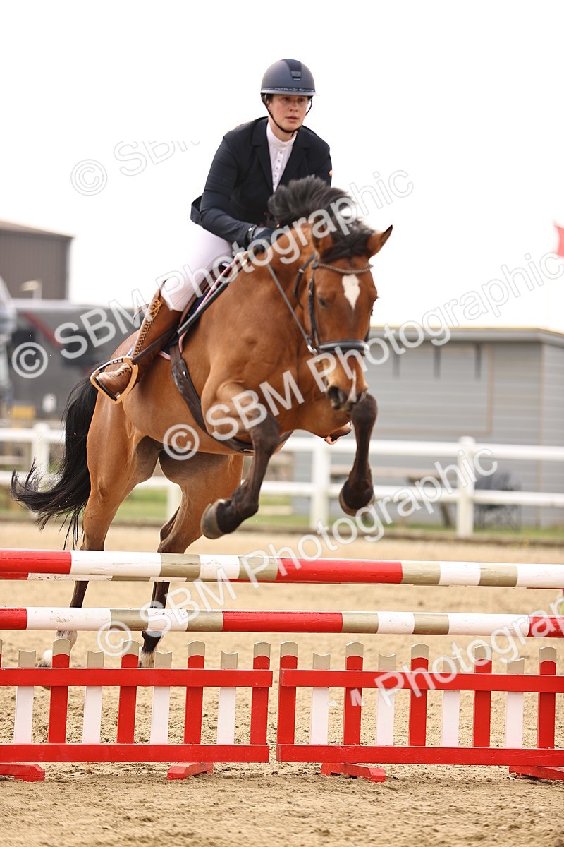  - Class 15 - Senior British novice - 90cm