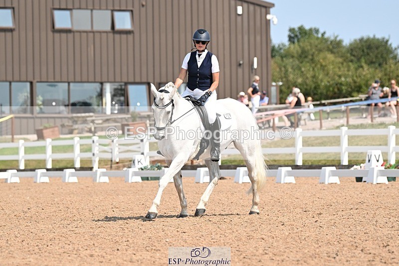 250816-124039-04525 - 061-Lyn.MillerRunnymead.Diamond