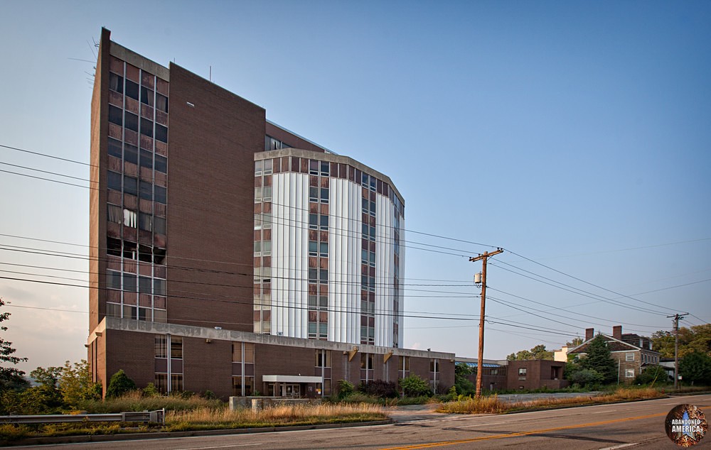 Monsour Medical Center (Jeanette, PA) | Exterior View - Monsour Medical Center