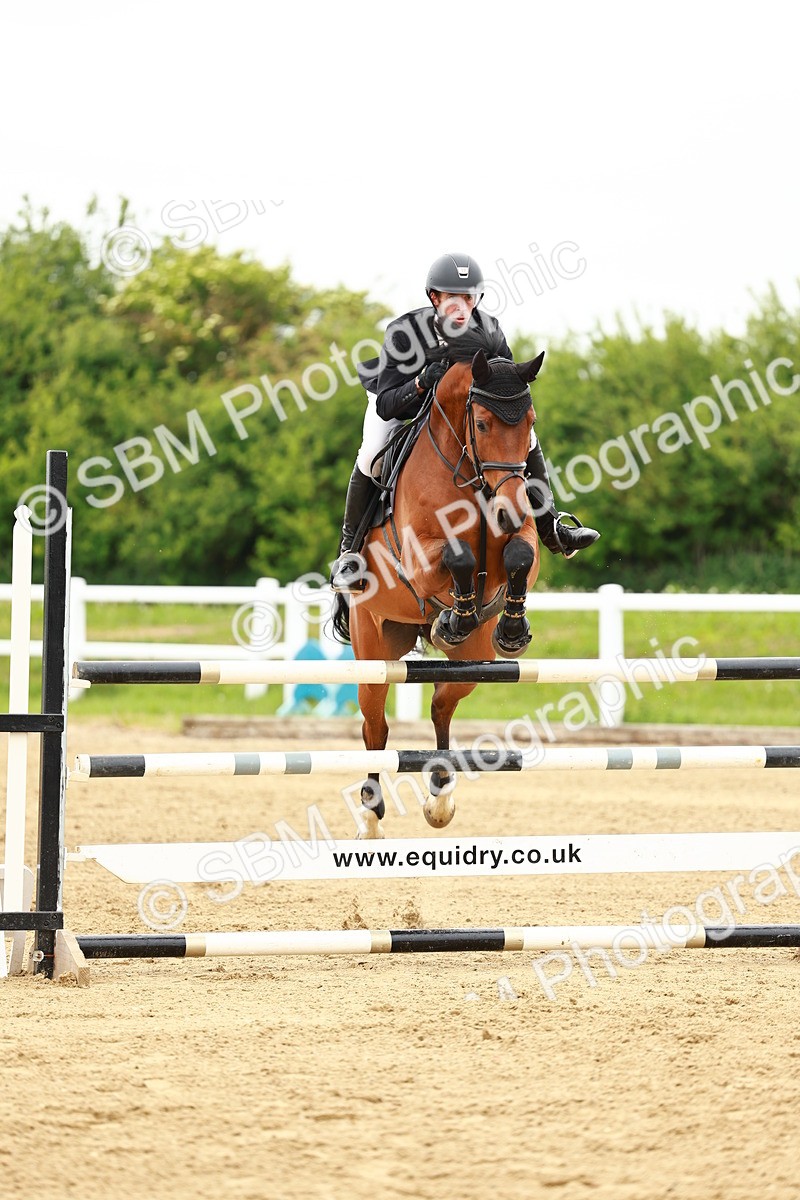 SBM_000949 - Class 5 - Senior Foxhunters - 1.20m