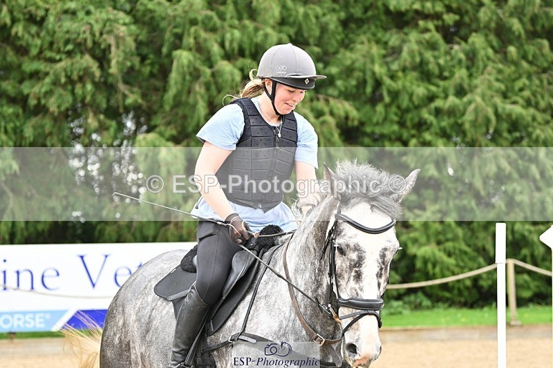 240411-114811-01130 - Group 4 XC