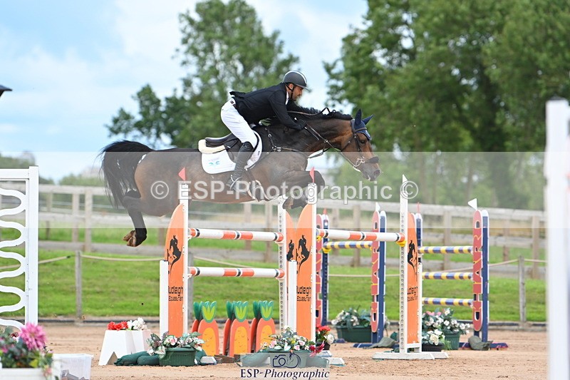 230721A-151903-07171 - Cls 10, 2 Star Big 1.45m Start to break