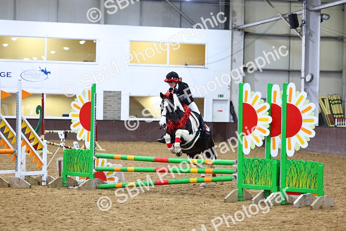 SBM_001896 - Class 4 - Festive Fences - 70cm