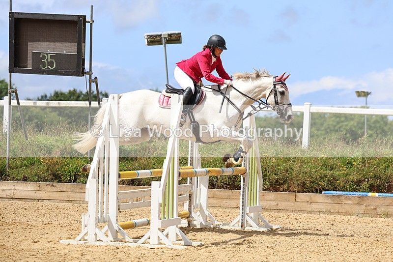 3E7A0513 - Class 9: Senior British Novice/90cm open