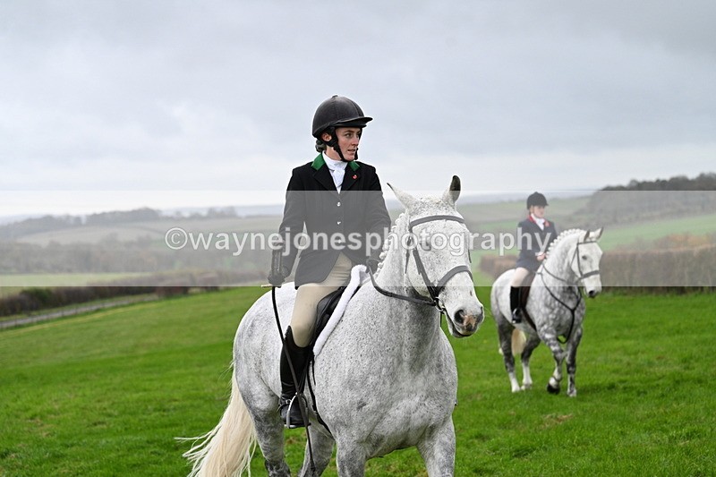 WJ7_8894 - Meet Staff & Hounds