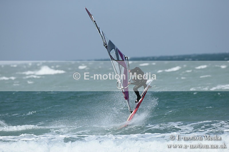WS 020413-101 - Windsurfing