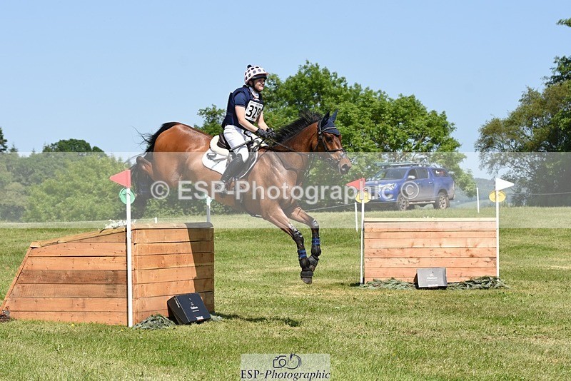 230527-143208-09937 - 329-VINTAGE_GRAFFITI-Alice_Hallows-XC