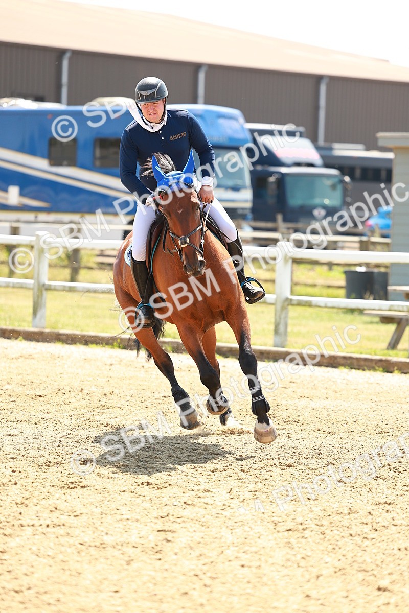 SBM_001446 - Class 4 - Senior Newcomers - 1.10m