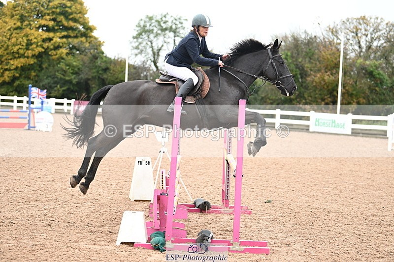 241023A-113716-00586 - Cls 1 British Novice and 90cm Open