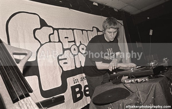 03 riton - Friends & Family @ the-roadhouse 18.11.00