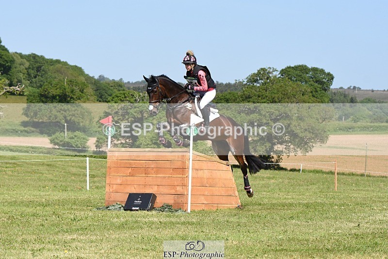 230527-102828-08671 - 254-PURE_TRENDSETTER-Ellie_Fredericks-XC