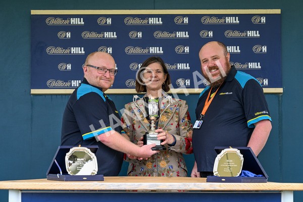 101025-Race 1-Ice Max-0158 - Race 1 William Hill Autumn Mile Handicap at York