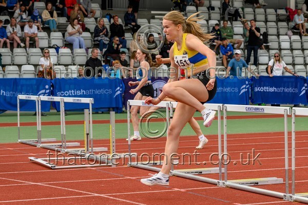 Age25SUN-910341 - Track Female Set Two