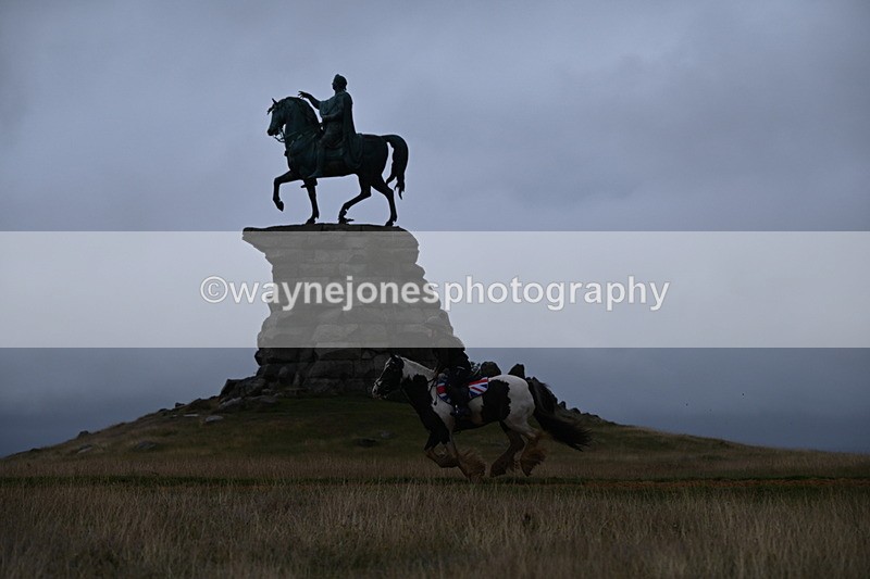 DSC_1944 - Time at Statue 12:13 to 12:32