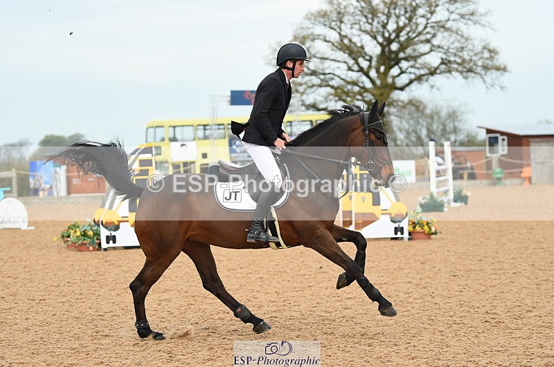 230504A-101824-00578 - Cls 8 Snr Foxhunter