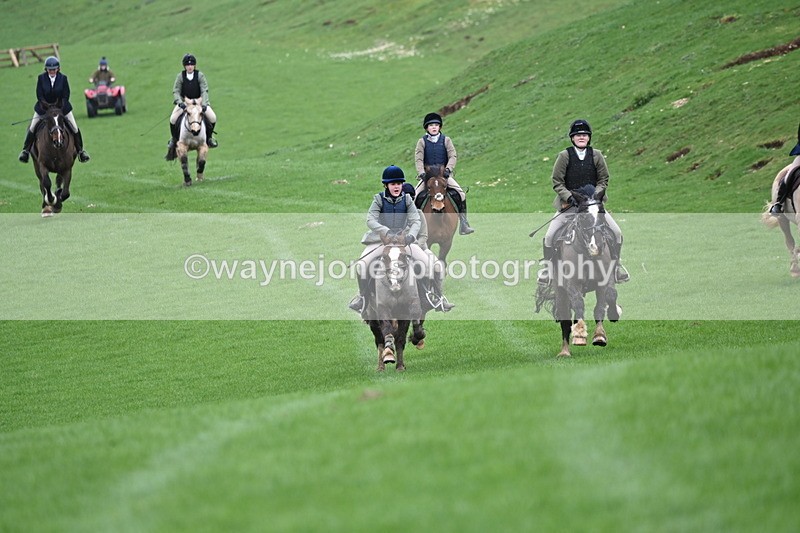 WJ6_9306 - Line Three