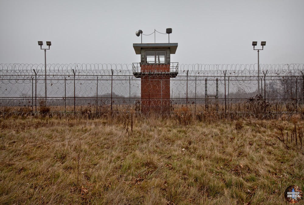the neatest line you can draw - Blackgate Prison*