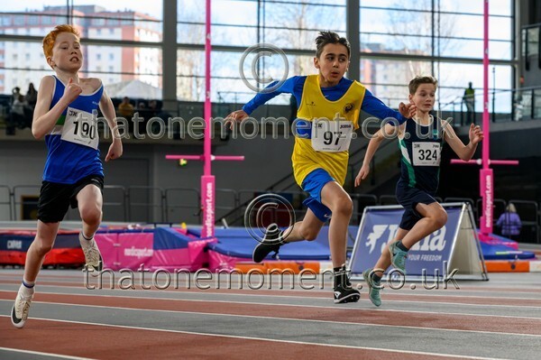 Age26SUN-917850 - Track Male Set One