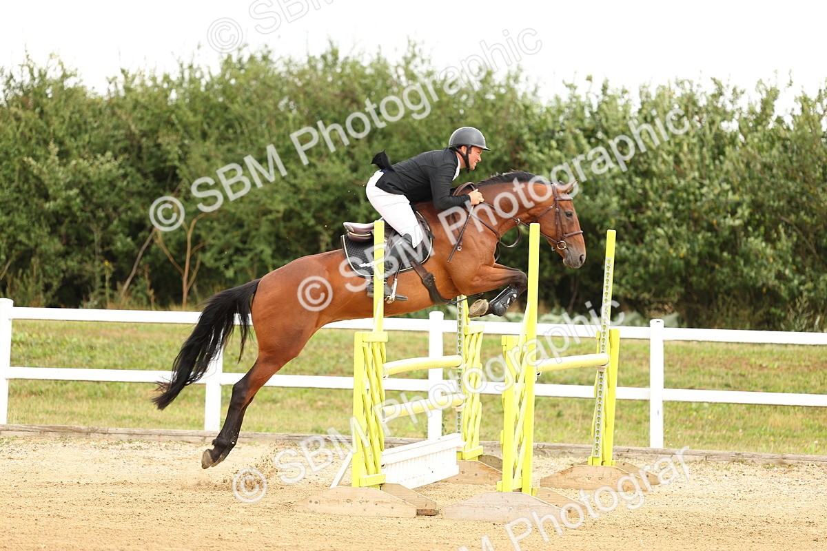 SBM_009873 - Class 3 - Senior Newcomers - 1.10m Open