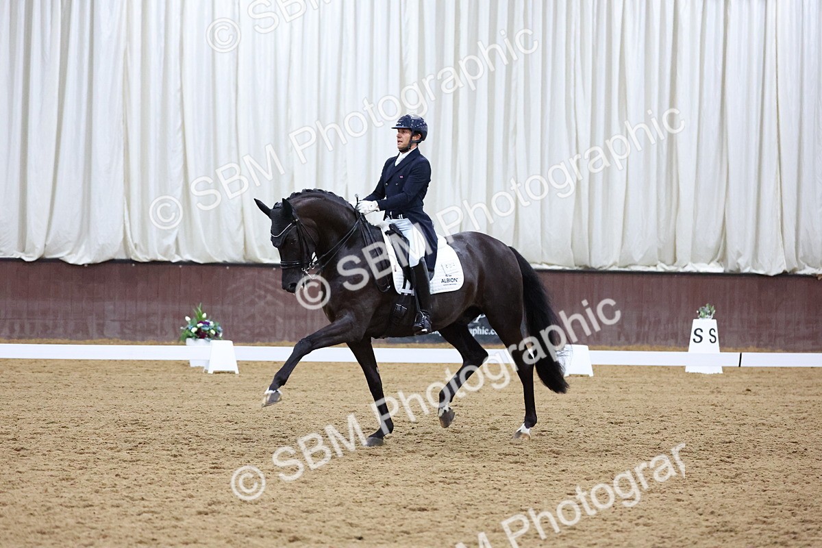 SBM_009729 - Class 14 - FEI Grand Prix - 19.27-20.27