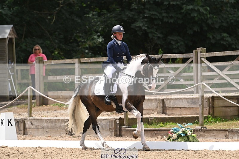 250720A-123909-10410 - 164-Dominique.Kinnaird-Perry-Pallas.Vanquish