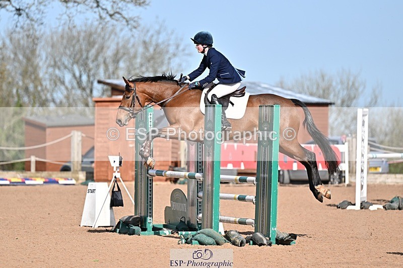 260408-101119-00096 - Cls 2 British Novice and 90cm