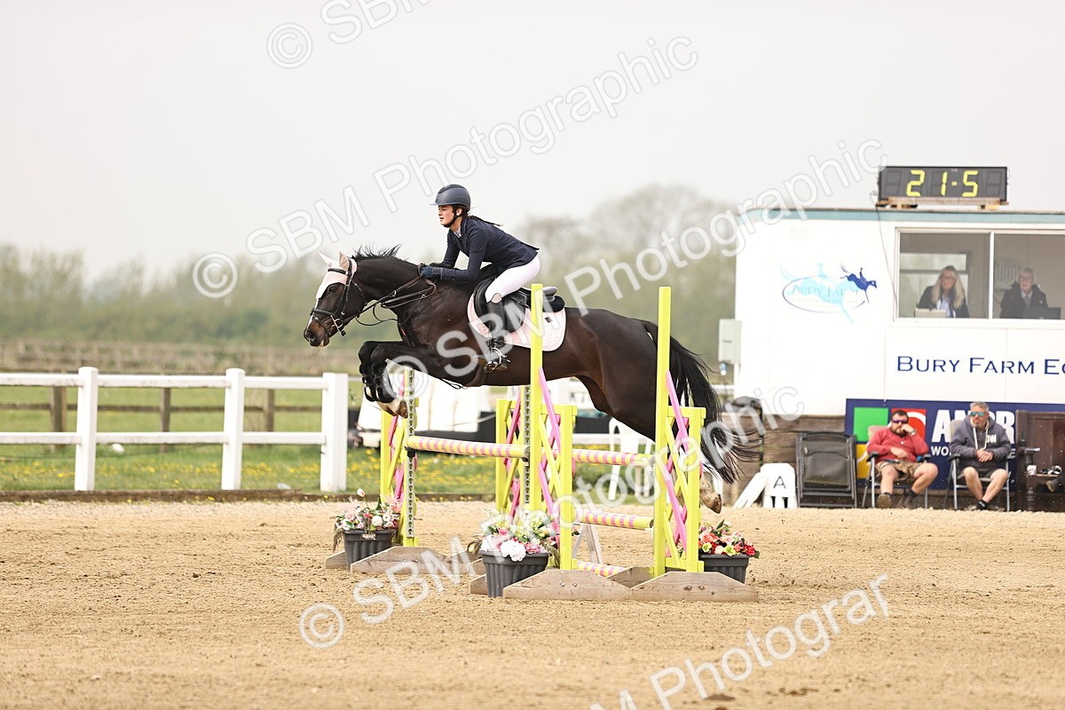  - Class 15 - Senior British novice - 90cm