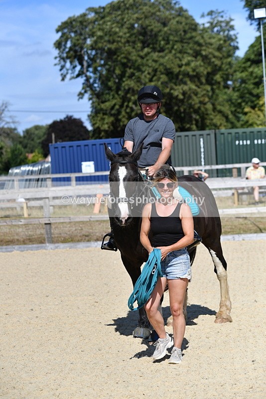 WJ5_5300 - Poles on the Floor