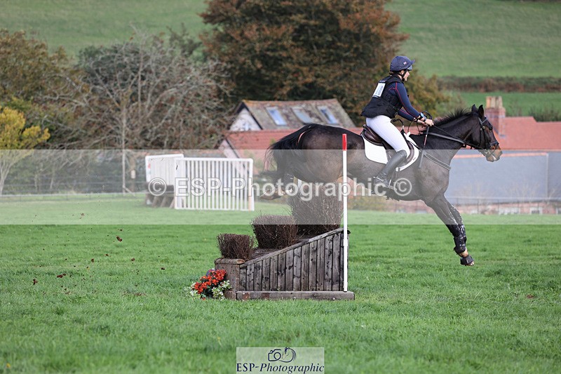 241025-125627-08185 - 130-Imogen.White-BE.TOUCHABLE