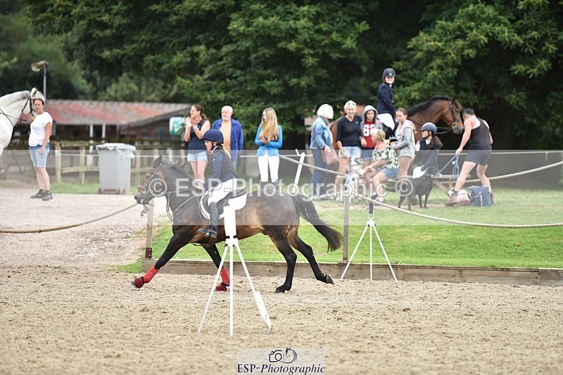 240802-110216-02571 - 80cm Round 1