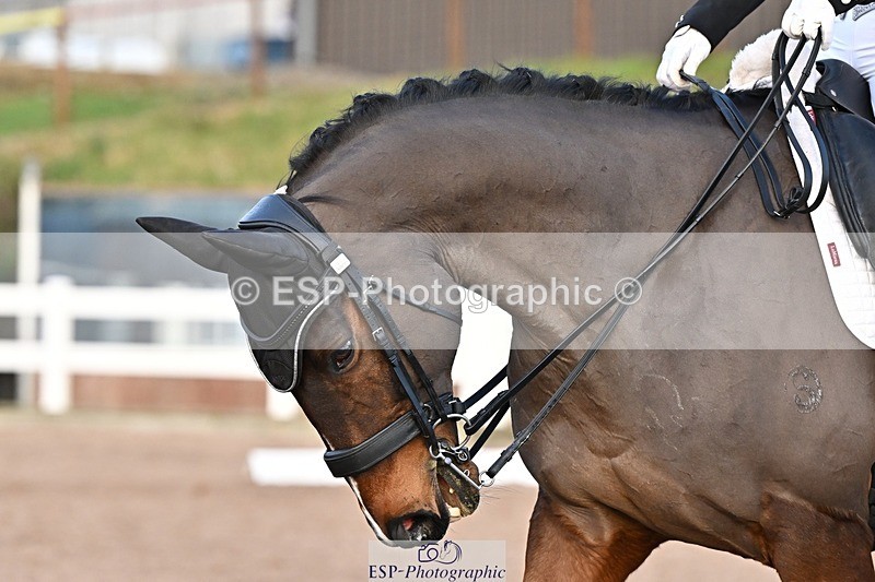 241214-145851-03035 - 160-Shelly.Smit-Sharp.Sharp