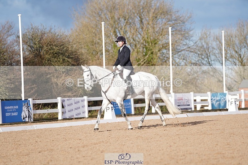 241214-130702-00567 - 105-Janine.Paterson-Machas.Grey