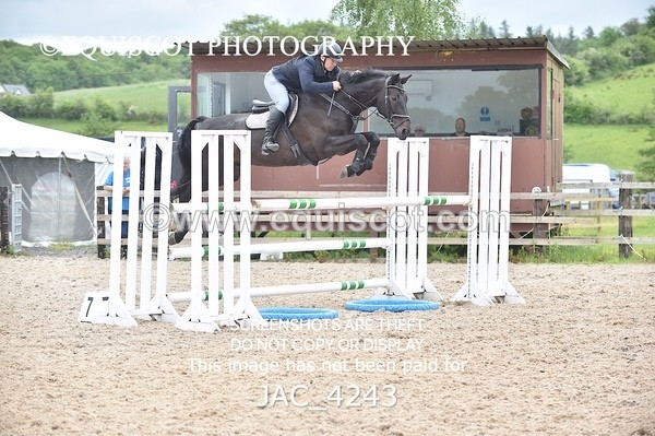 JAC_4243 - CLASS 6 Senior Foxhunter/ 1.20m Open