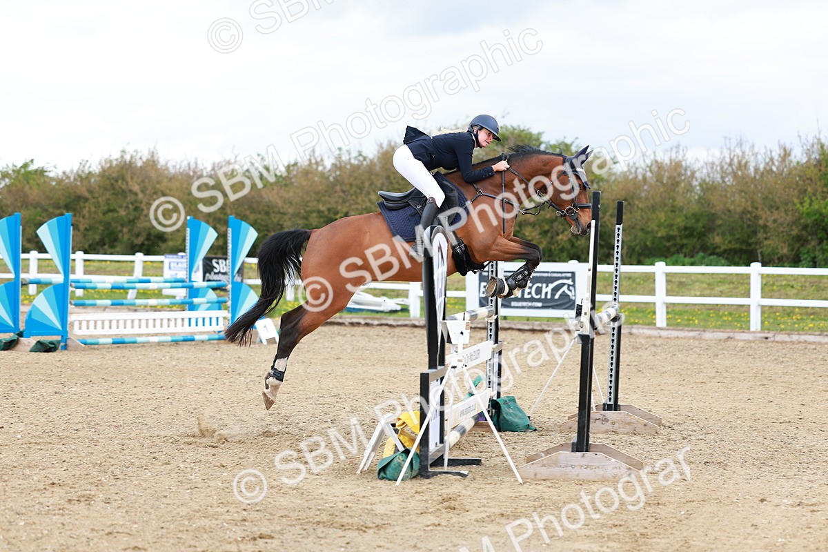 SBM_002382 - Class 10 - Senior Newcomers - 1.10m
