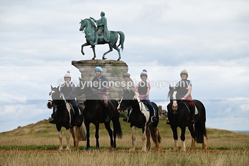 DSC_6430 - Time at Statue 12:17 to 12:44