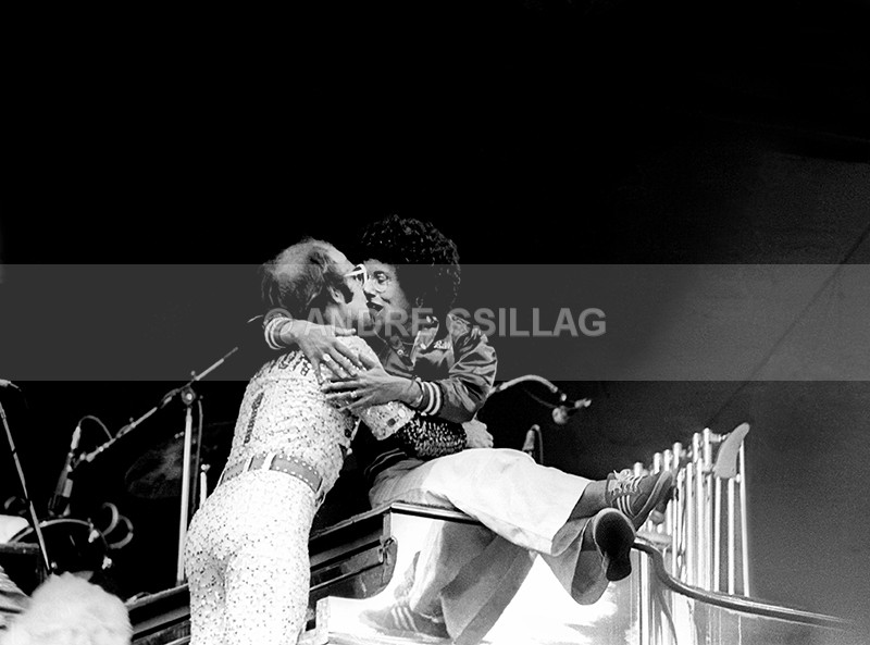 ELTON JOHN - J..