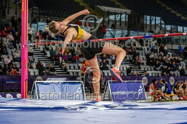 AgeInd25SUN-913421 - Field Female